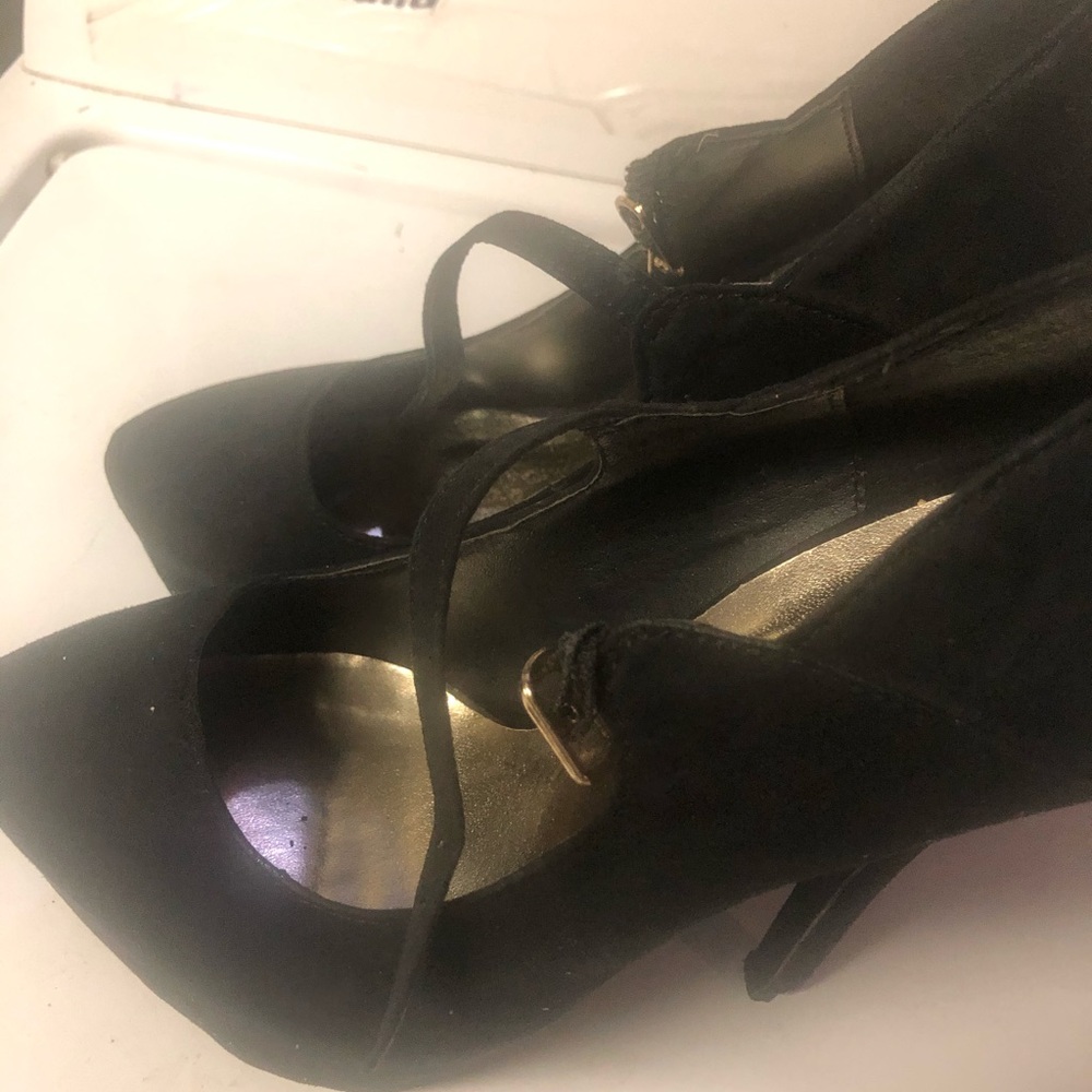 🦋Women black heel - worn once 😉